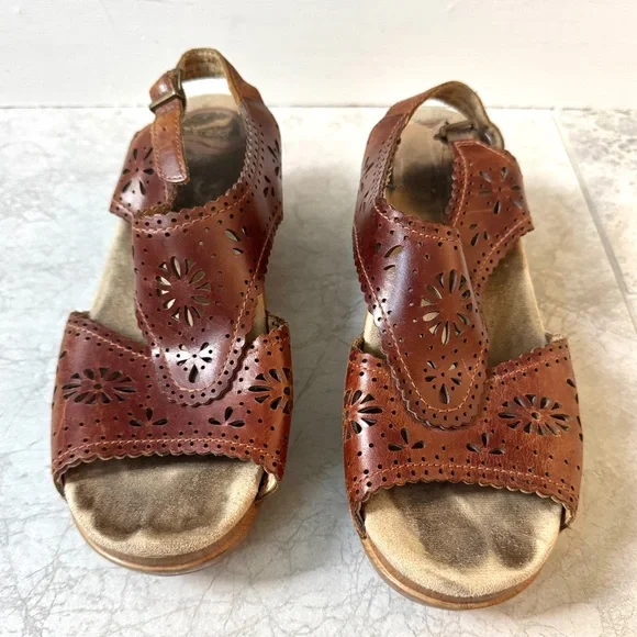 Dansko Sakura Brown Cutout Leather Slingback Block Heel Sandals CLOGS wedges 9.5 - Picture 5 of 11